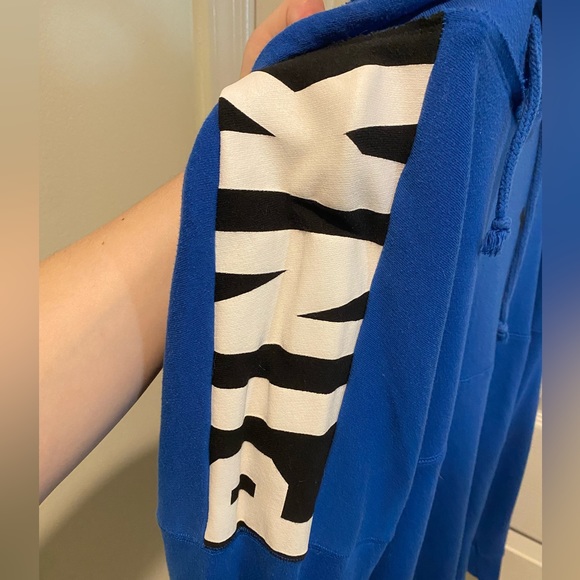 VS PINK hoodie - Picture 9 of 9